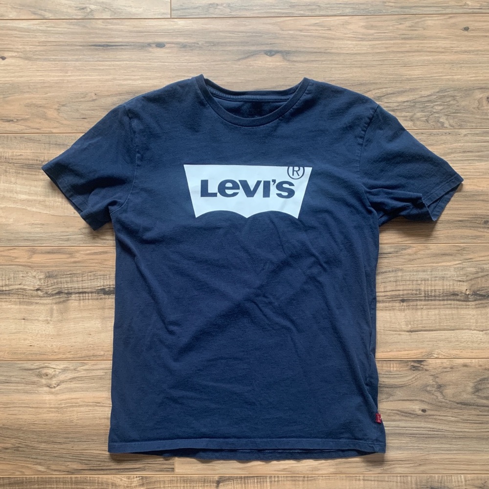 Levi’s T shirt Medium